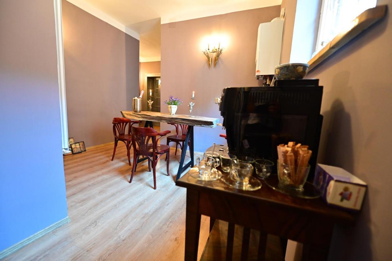 Lovely 2 Bedroom Apartment In Historic City Center Sibiu Exterior foto