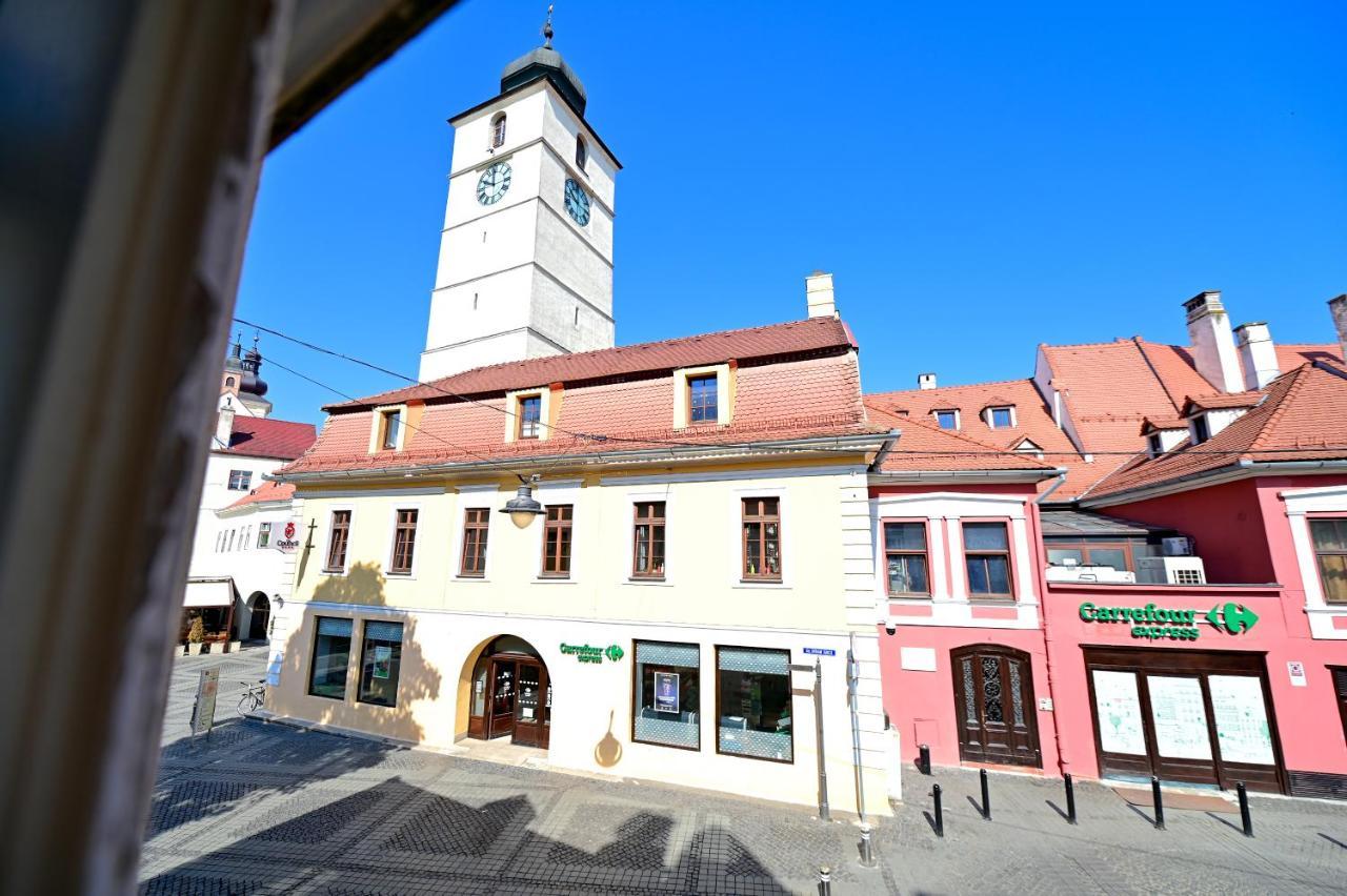Lovely 2 Bedroom Apartment In Historic City Center Sibiu Exterior foto